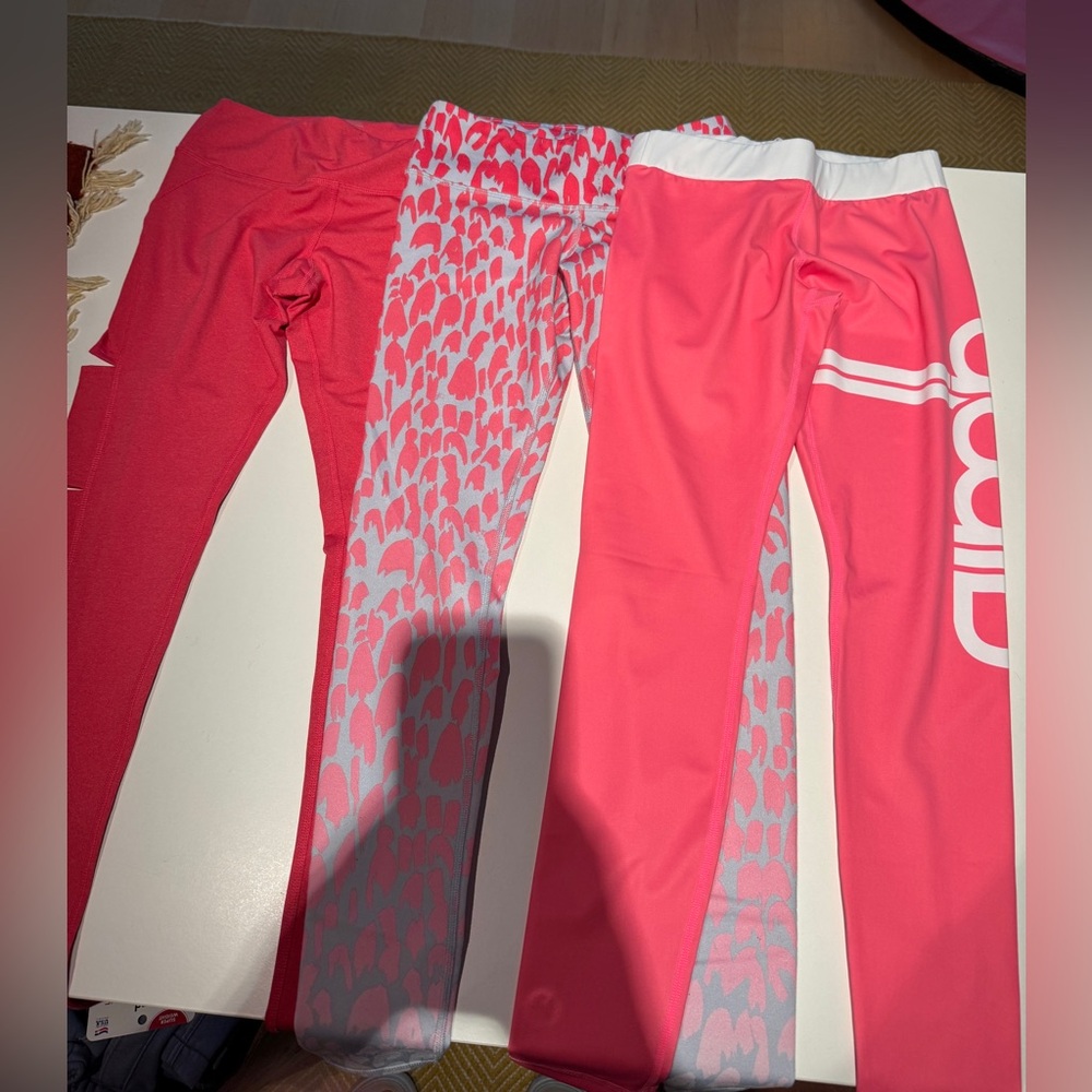 Set of 3 yoga leggings in excellent condition